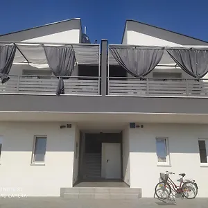 Laura Apartmán